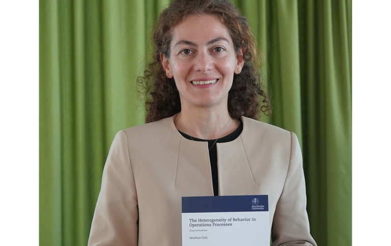 Neslihan Özlü with her dissertation The Heterogeneity of Behavior in Operations Processes.