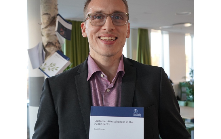 David Fridner med avhandlingen Customer Attractiveness in the Public Sector. David Fridner med avhandlingen Customer Attractiveness in the Public Sector.